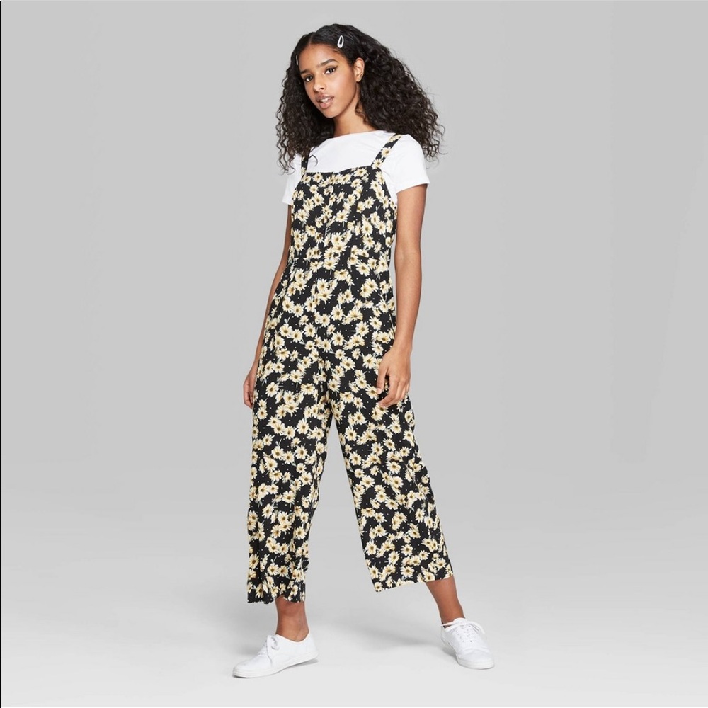 Sunflower romper never worn